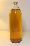 Photo de jus de pomme dans une bouteille de 1 litre
